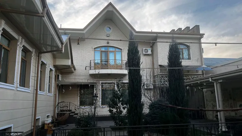 Дом в Мирзо-Улугбекском районе Амир Темур махалля — фото 1