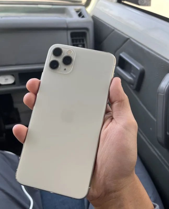 iPhone 11 Pro Max, белый 6 iPhone 11 Pro Max, белый 6