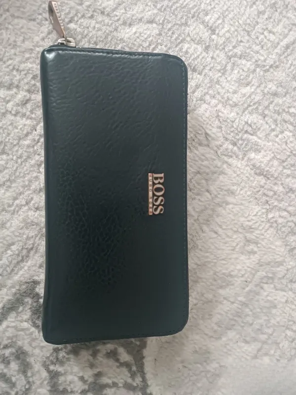 Erkaklar uchun original charm Hugo Boss klatchi 1 Erkaklar uchun original charm Hugo Boss klatchi 1