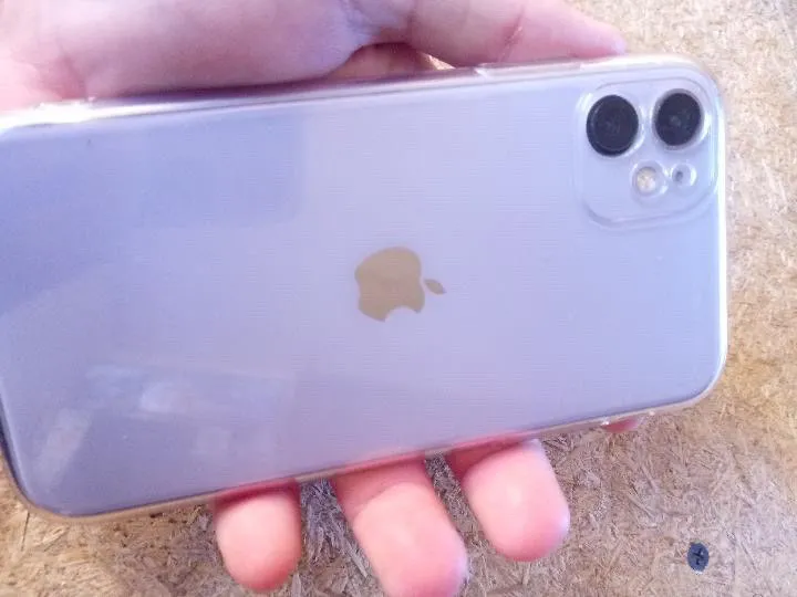 iphone 11 sotiladi 64gb srochna 6