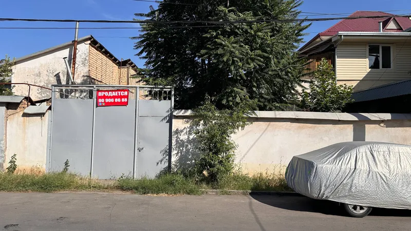 Продаётся земельный участок в центре города 1 Продаётся земельный участок в центре города 1