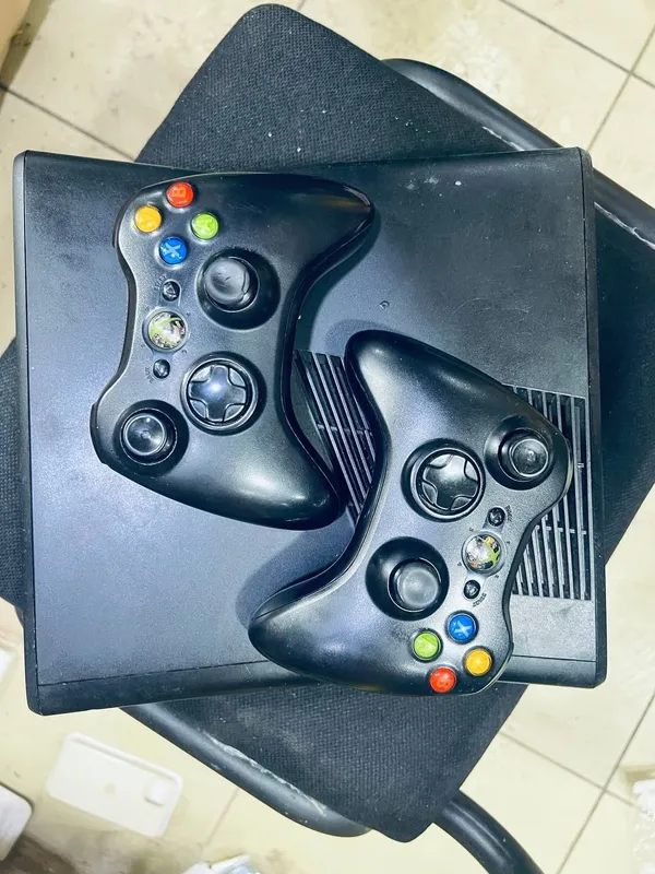 Xbox 360 S 1TB sotiladi 1