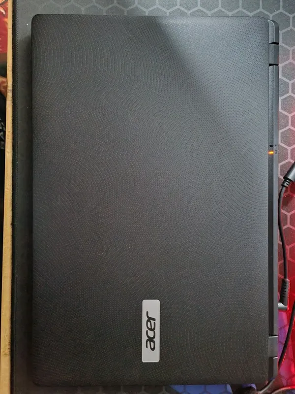 Acer aspire F15 faqat word esxelga ishlatilgan 2 Acer aspire F15 faqat word esxelga ishlatilgan 2