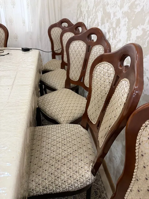 Мехмонхона учун стол в стуллар