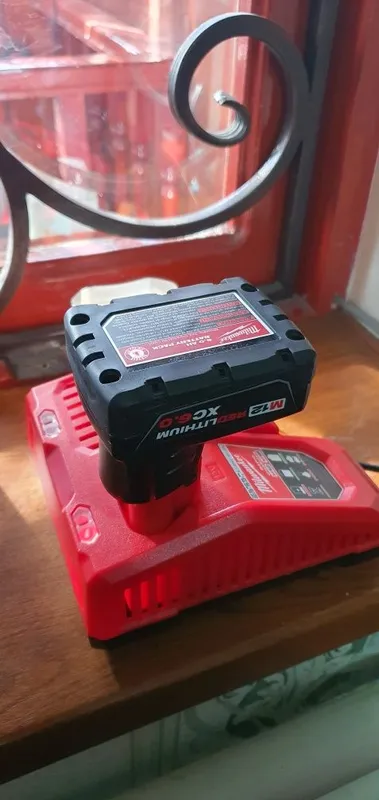 Продам аккумулятор от milwaukee m12 6A — фото 3