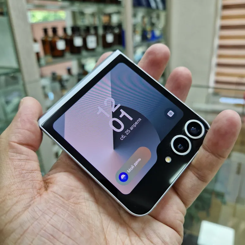 Samsung Flip6 2 Samsung Flip6 2