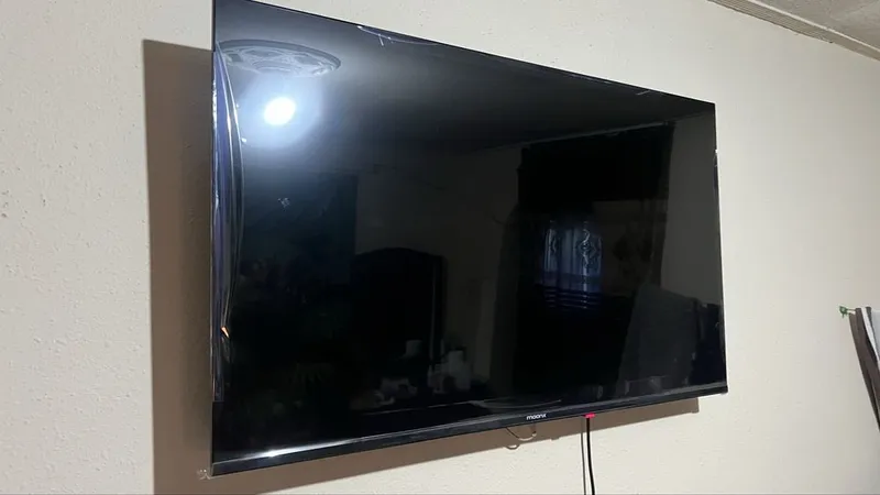 Телевизор MOONX новый 43 smart FHD tv full комплект