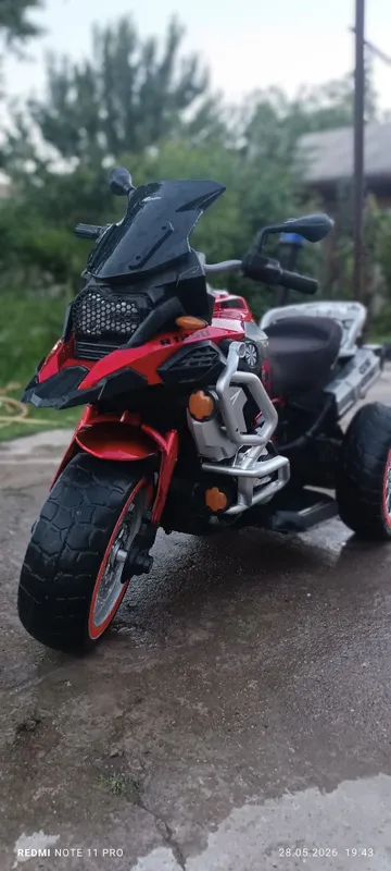 Bolalar uchun mototsikl kalitda o't oladi — фото 3
