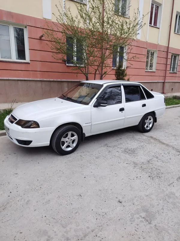 Нексия 2 сотилади