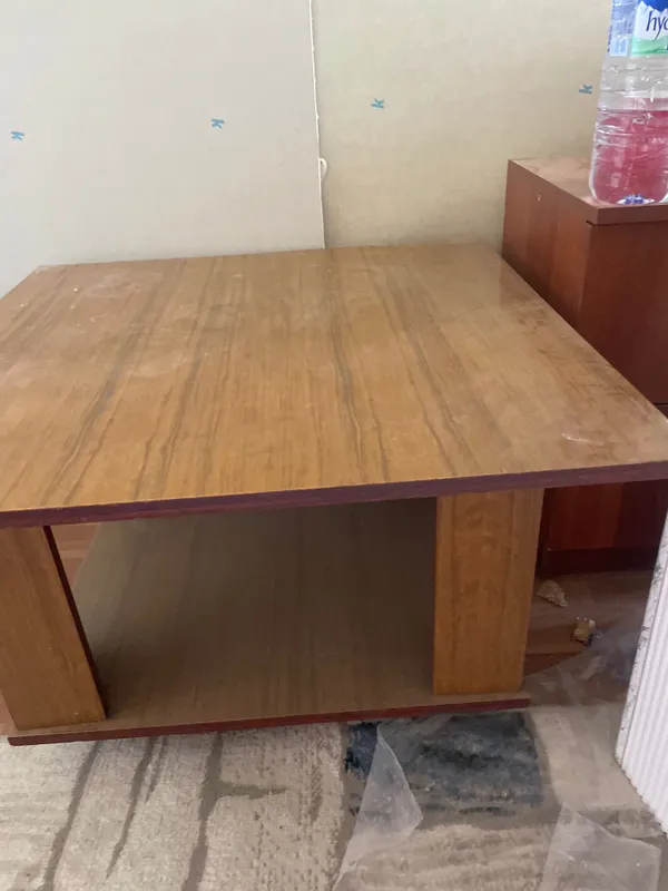 Журнальный столик в классическом стиле 2