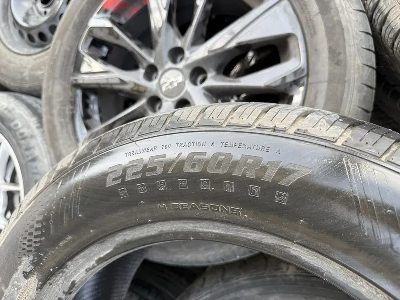 R17 Sunmax 225/60/17