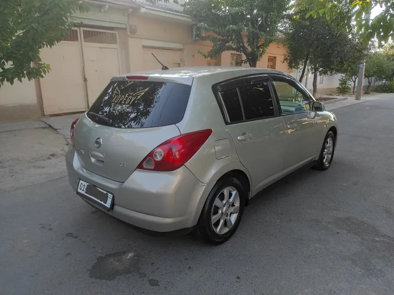 Nissan Tiida 1.6 5