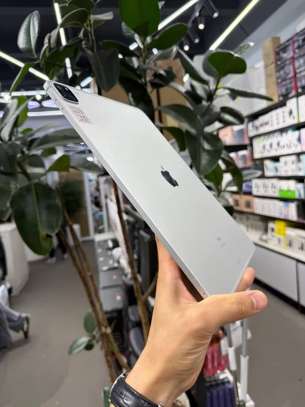 iPad Pro 12.9-inch M1 Sim karta 2