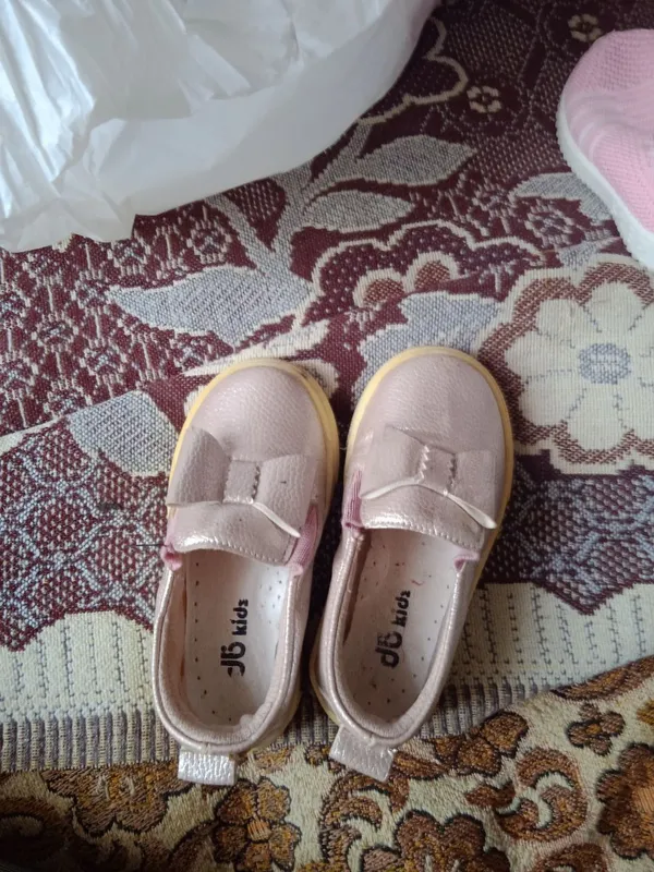 Bolalar oyoq kiyimini sotaman 1