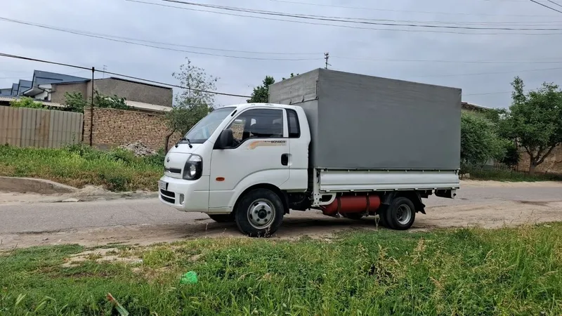 KIA BONGO сотилади 1