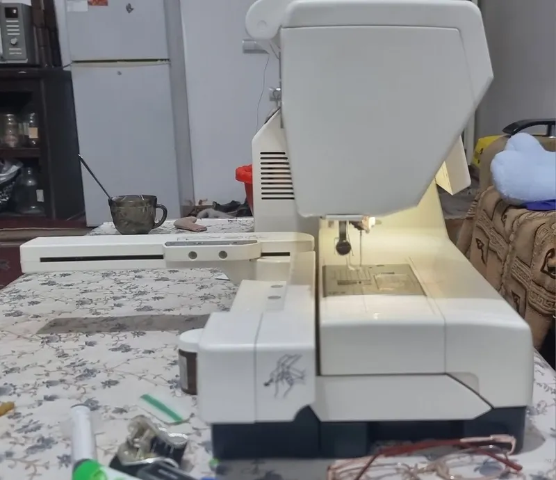 Janome Memory Craft 11000 (Компьютерная швейная машина с экраном) 4