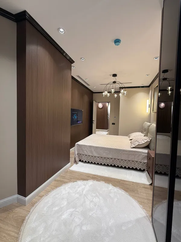 Piramit Tower ЖКda ta’mirli, mebel va Bosh texnikasi bilan, panoramali oynali va Tashkent City manzarali 2 xonali kvartira sotiladi 4