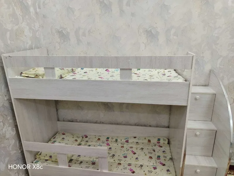 Bolalar uchun ikki qavatli karavot 1