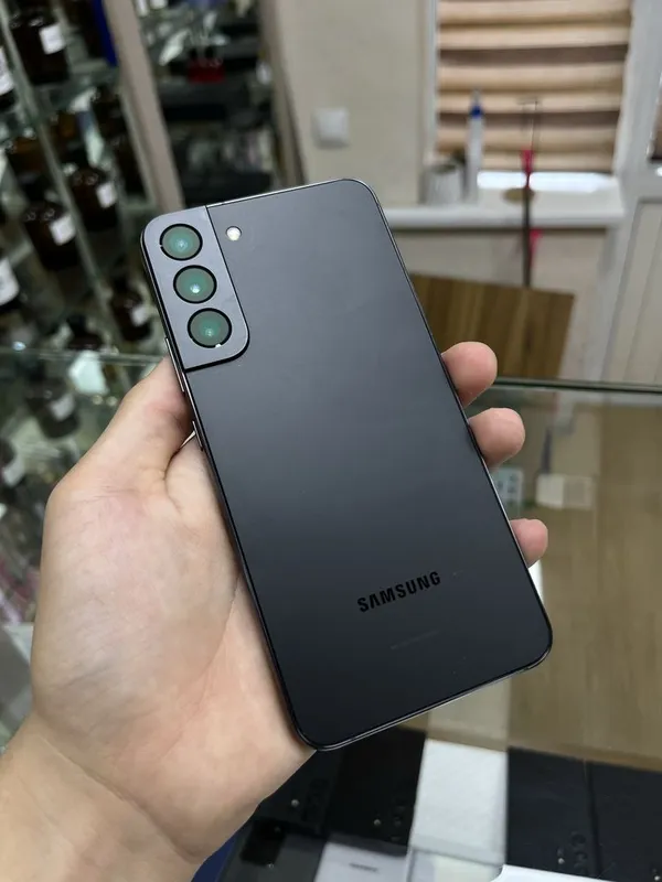 Samsung S22+ 5G — фото 1