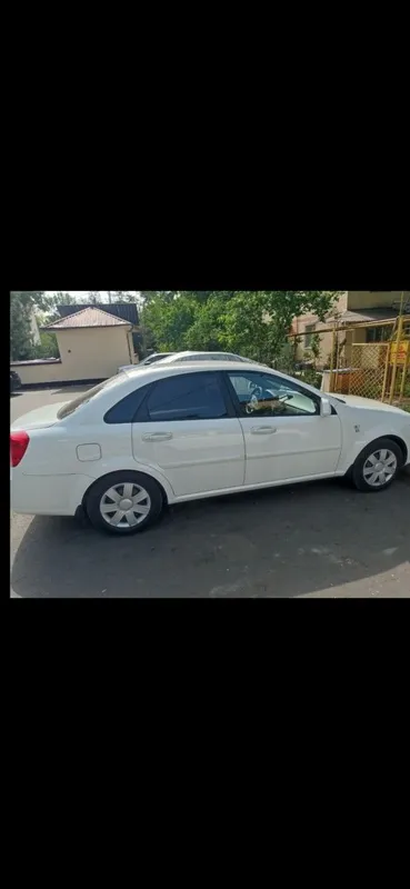 Gentr 2023 yil sotiladi 53 OOO km yurgan gaz bor