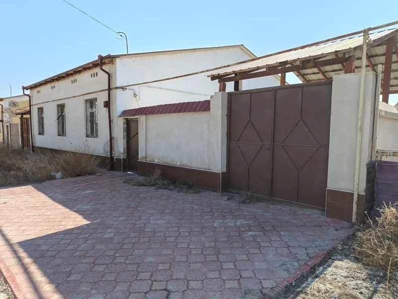 Uy sotiladi SROCHNO jihozlori bilan 650mk Shomoxulum kotedj yoʻl usti Uy sotiladi SROCHNO jihozlori bilan 650mk Shomoxulum kotedj yoʻl usti