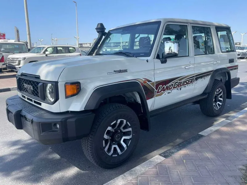 Toyota Land Cruiser 76 LX 4WD