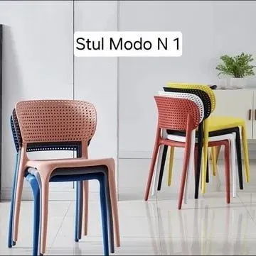 5 ta stul sotiladi qizil rangli