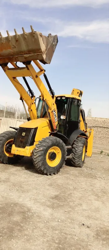 JCB екискаватир пагрузчик 4
