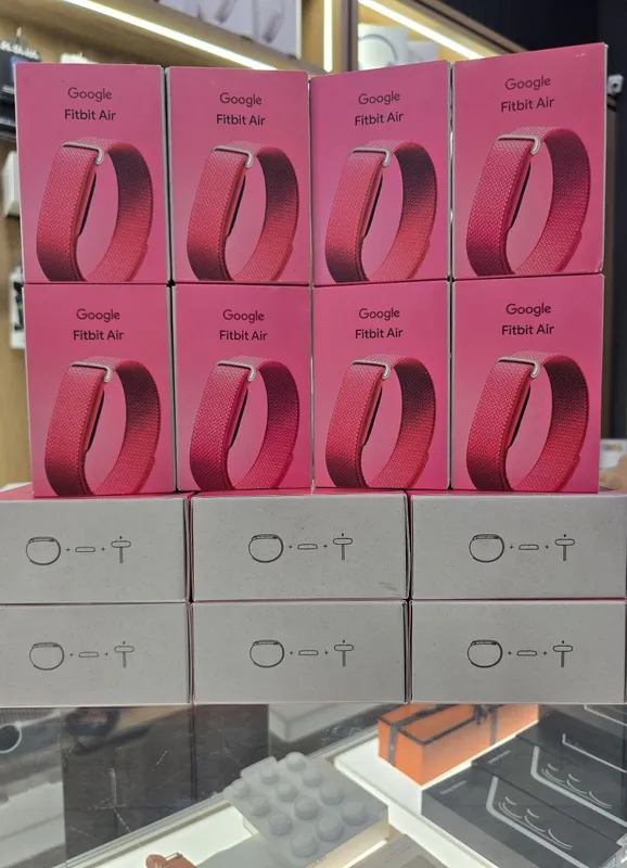 Google Fitbit Air — это сверхлёгкий фитнес-трекер (всего 12 граммов) б 2