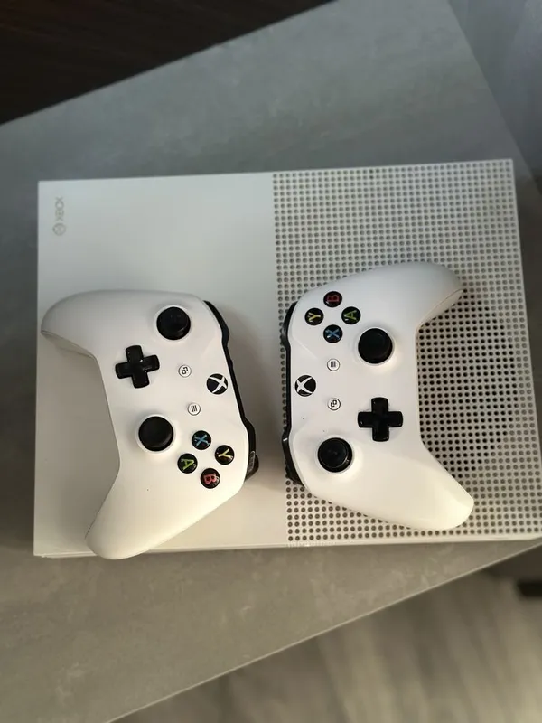 Продается xbox one 2 Продается xbox one 2
