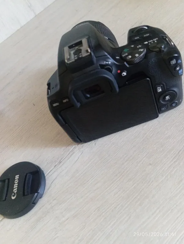 Canon EOS 250D fotoapparati — фото 4