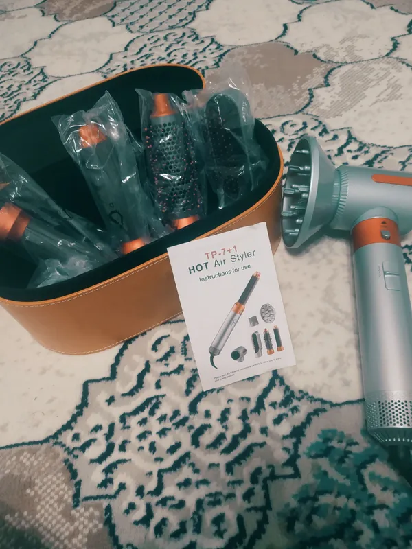 Dyson soch quritgich, turmaklash va tekislash fen 1 Dyson soch quritgich, turmaklash va tekislash fen 1
