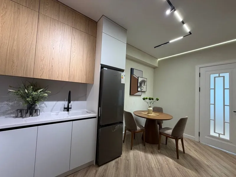ЖК Akay City — 2-комнатная квартира с ремонтом и мебелью — фото 2
