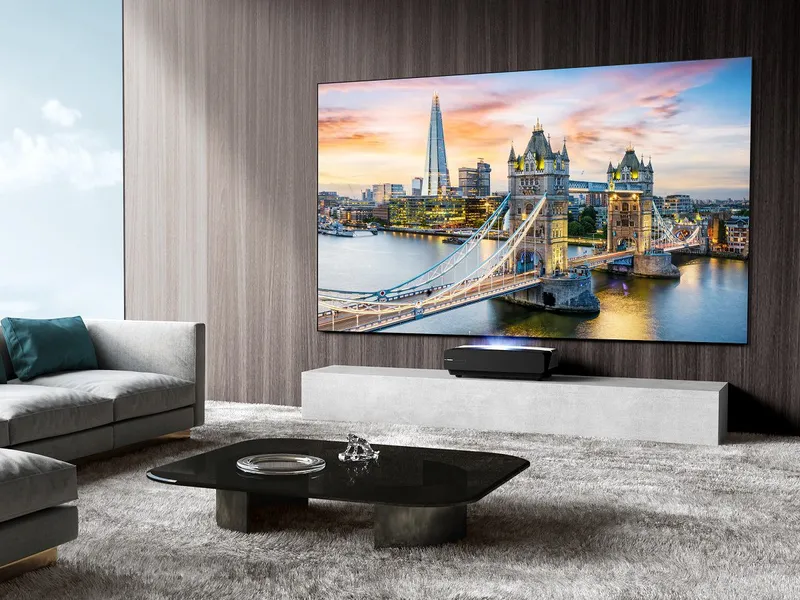 Флагман Hisense 100" E8 PRO 4K 330Hz 3