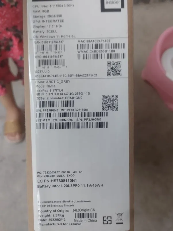 Продаю обсалютный новый ноутбук 1 Продаю обсалютный новый ноутбук 1