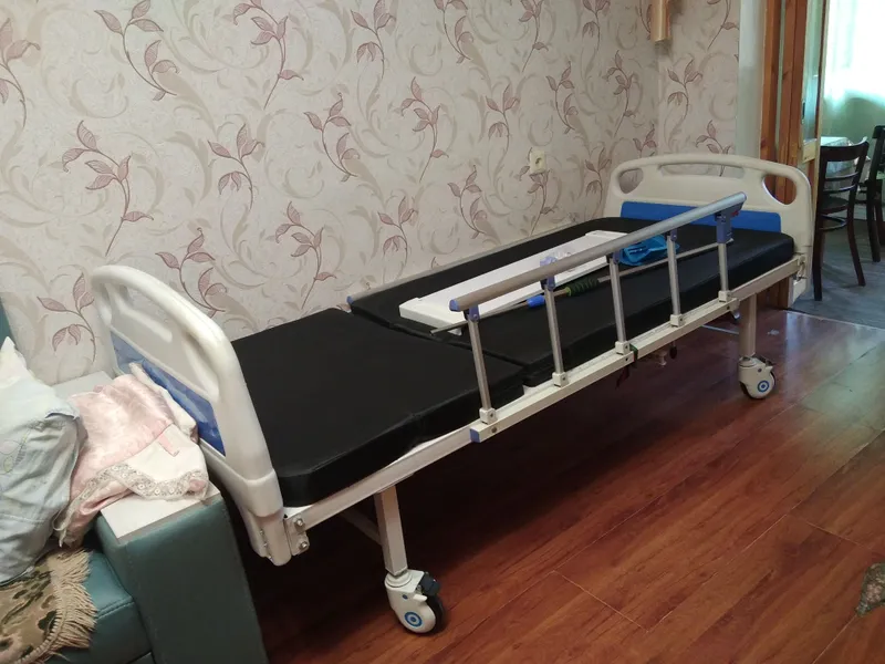 Ortopedik, tibbiy, g‘ildirakli karavot. 1 Ortopedik, tibbiy, g‘ildirakli karavot. 1