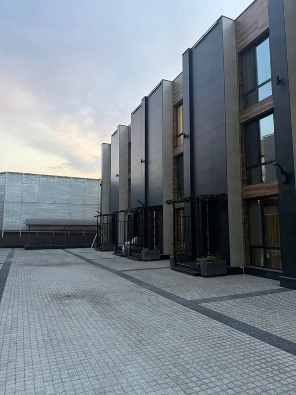Продается Эксклюзивный Таунхаус ЖК Tiara Residence 5 ком 237 кв — фото 1 Продается Эксклюзивный Таунхаус ЖК Tiara Residence 5 ком 237 кв — фото 1