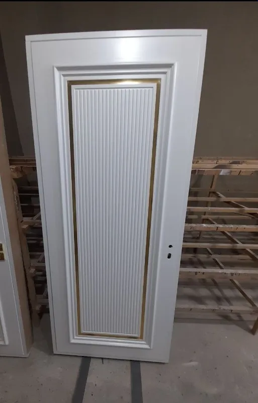 1 dona Mdf eshik sotiladi 200 * 80