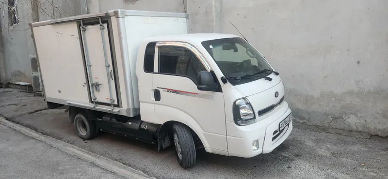 Kia bongo 3 2022 Gm бартер бор — фото 3