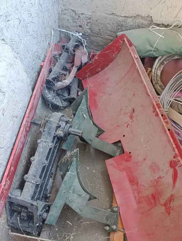 Mini trakter sotiladi srochna 1105 4 Mini trakter sotiladi srochna 1105 4