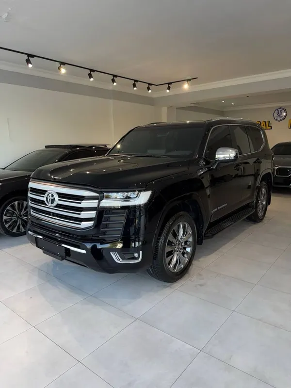 Toyota land cruiser 300 full komplektatsiya 3