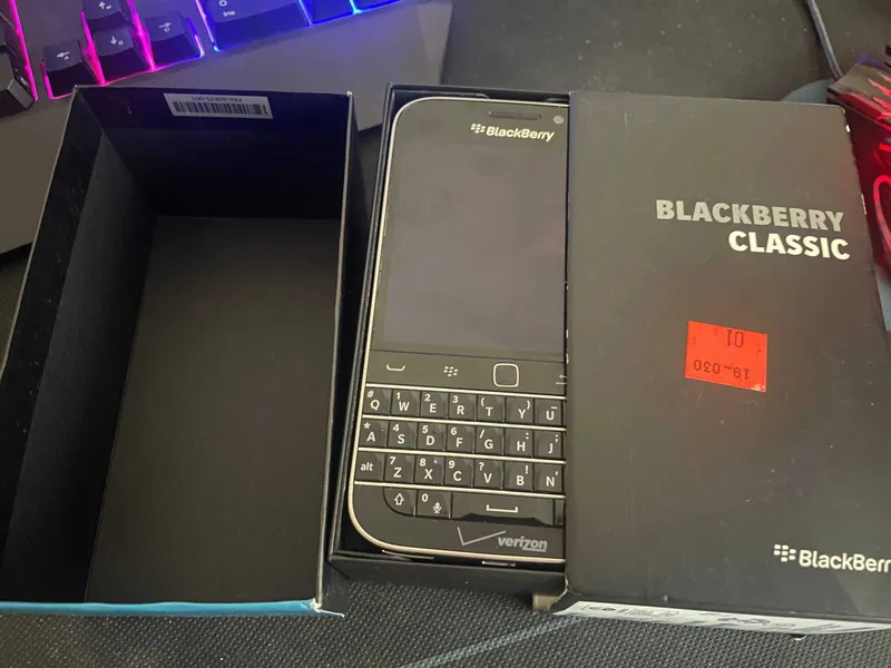 НОВЫЙ BlackBerry Classic (Q20) — Сенсор + Кнопки, в коллекцию 1 НОВЫЙ BlackBerry Classic (Q20) — Сенсор + Кнопки, в коллекцию 1