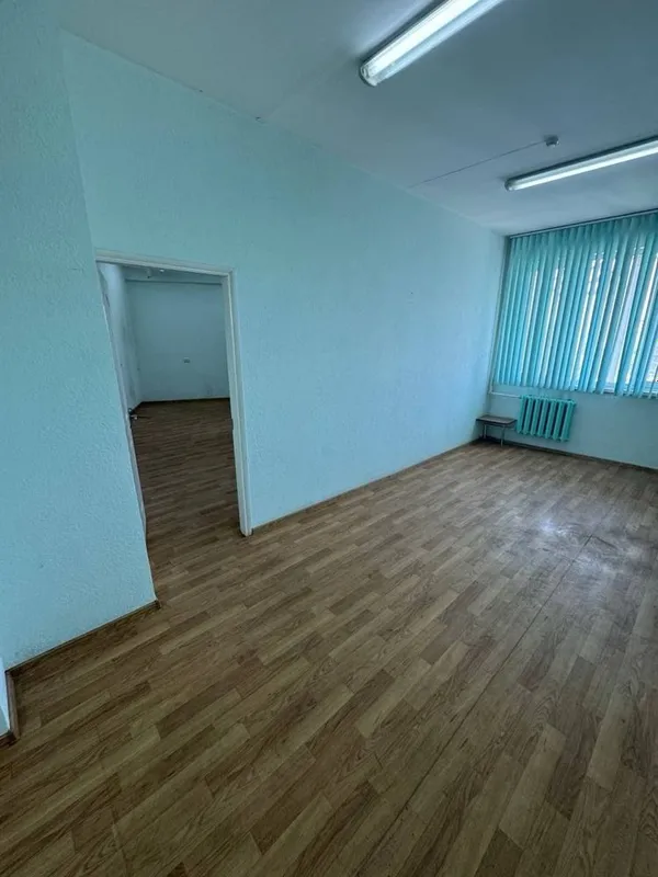 Аренда под офис 1 минут от метро Айбек! 55м2 2 комната 850$ — фото 2