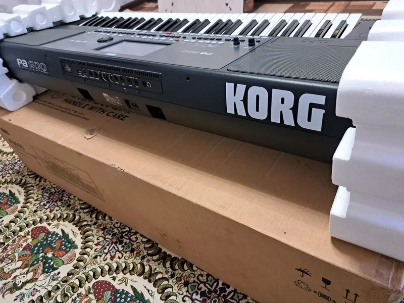 Korg pa 600 proffesional arangir
