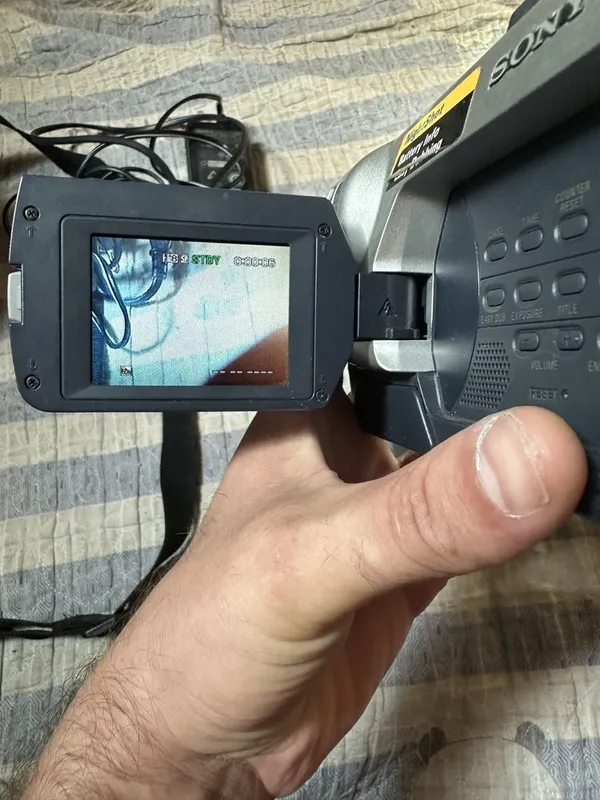 Продам видеокамера Sony Handycam 5 Продам видеокамера Sony Handycam 5