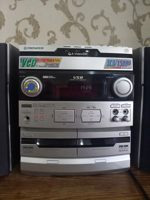 Muzikalniy sentr PIONEER 4 Muzikalniy sentr PIONEER 4