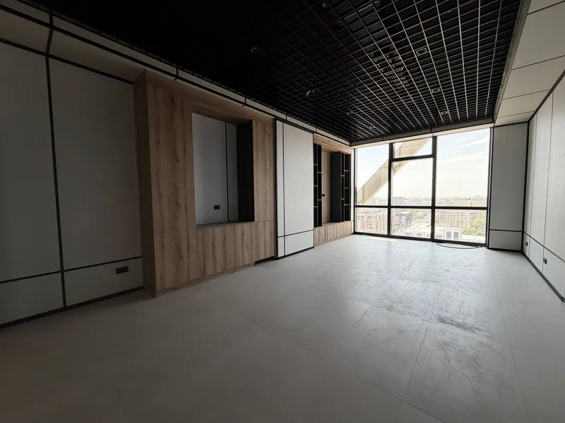 Стильный офис с евроремонтом в небоскрёбе Piramit Tower 1