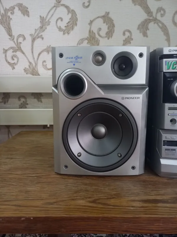 Muzikalniy sentr PIONEER 6 Muzikalniy sentr PIONEER 6