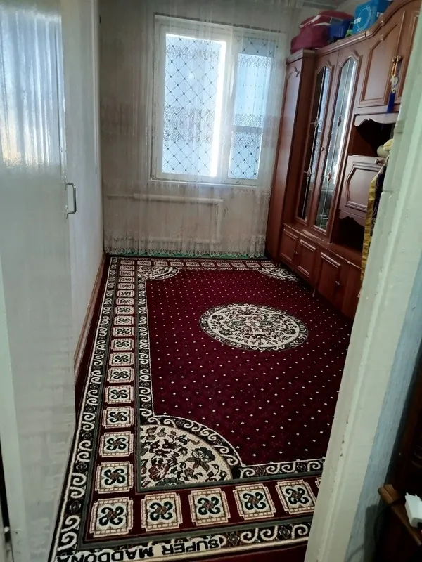 Зафарабодда 3 хоналик квартира сотилади. 11-дом, 36-кв, 4-этаж. — фото 3