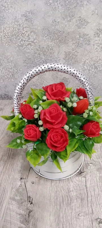 Мыльный букет красных розочек 150т